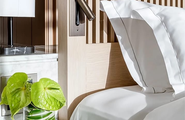 silversands-beachhouse-02-accommodations-02-roomlistingquads-01-mountaingardenviewkingroomcliffside-02-placeholder-6508c379350a7 (1)